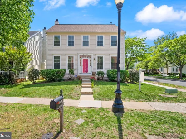 43111 Center St, Chantilly, VA 20152