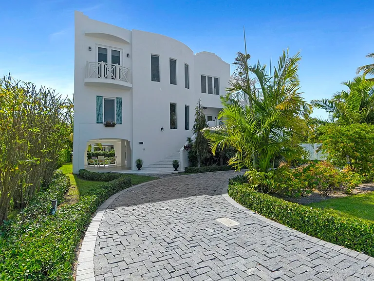 317 E Seaview Cir — Photo 9