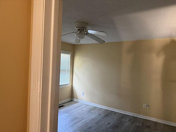 5th image of 833 Shelton Dr