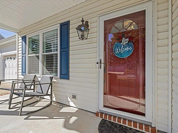 3rd image of 952 Gideon Rd
