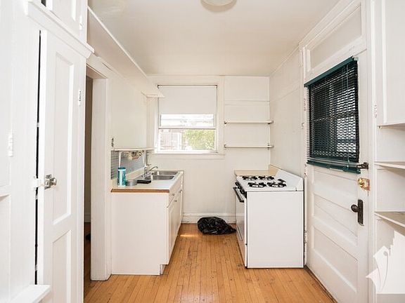 4th image of 4855 N Seeley Ave APT 2
