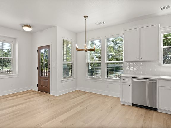 4th image of 5811 S 31st St Unit 201