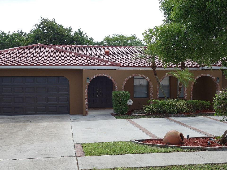 1st image of 1010 NW 96th Ave