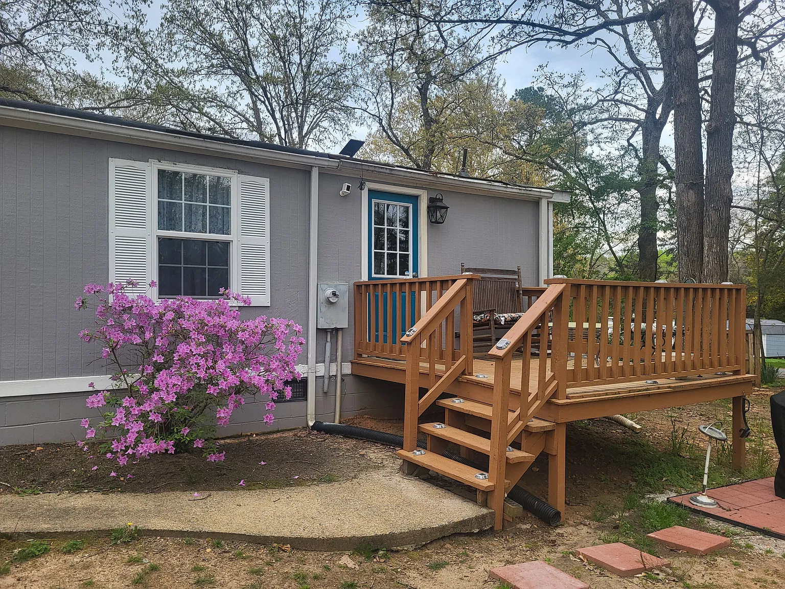 2401 Pocahontas Rd — Photo 3