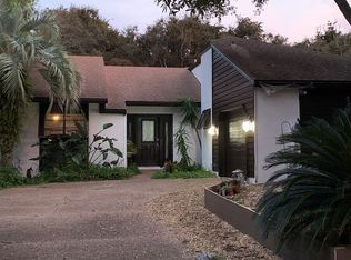 320 Garden Ln, Atlantic Beach, FL 32233