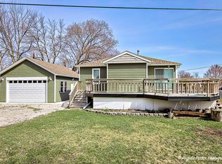 2504 Huemann Dr, McHenry, IL 60050