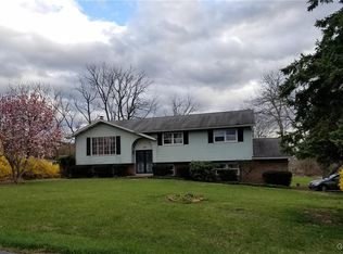4556 S Sunset Dr, Coopersburg, PA 18036