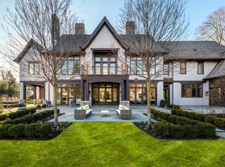 19 Meadow Dr, Greenwich, CT 06831