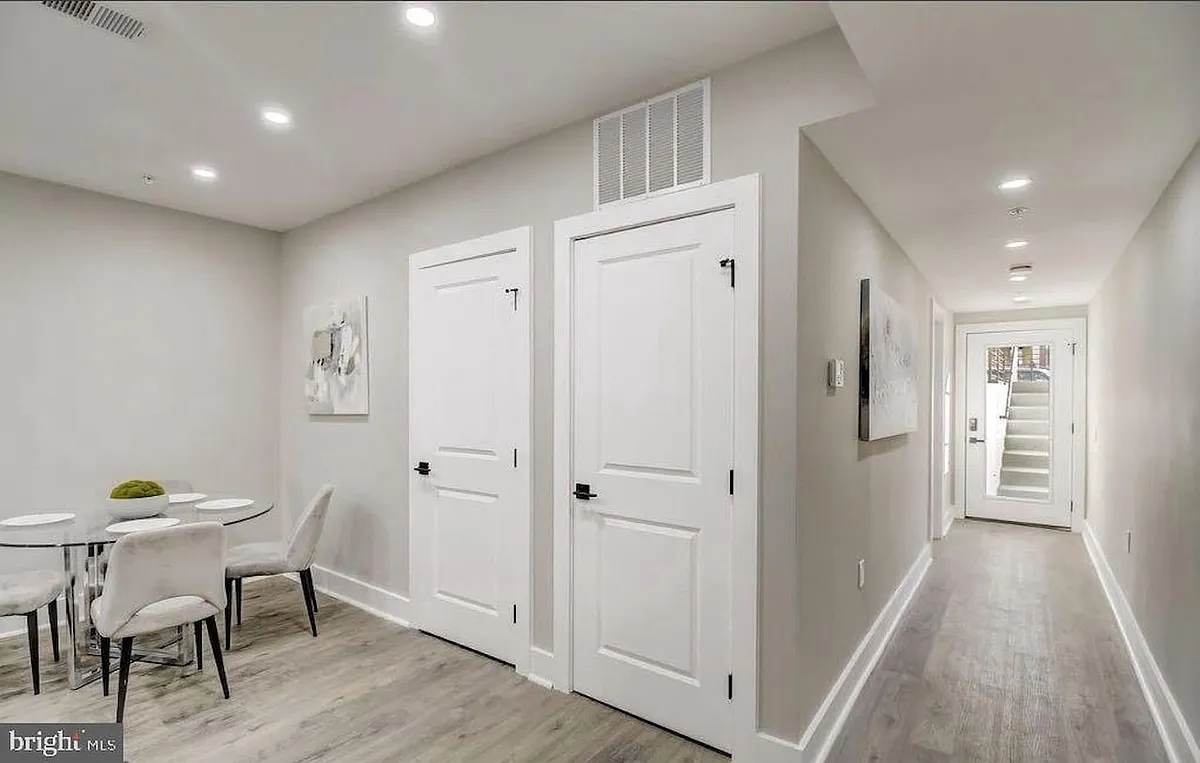 Building Photo - 533 Shepherd St NW #B