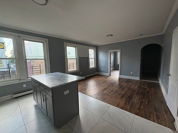 3rd image of 30-32 Philip Pl #1