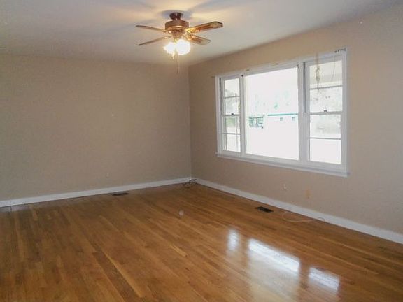 2nd image of 342 E Willis Ave
