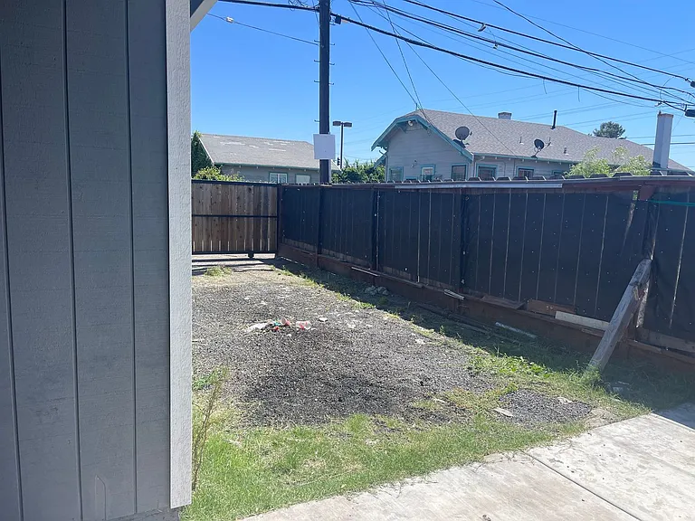 1526 N Sierra Nevada St — Photo 19