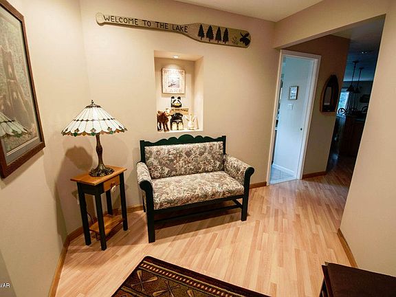 3rd image of 120 White Pines Dr