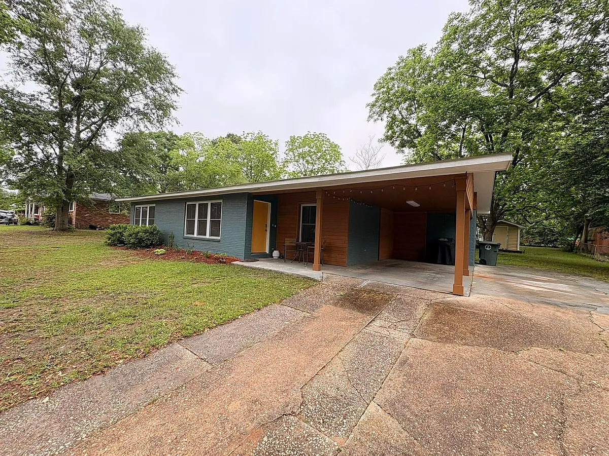Building Photo - 105 Willow Dr