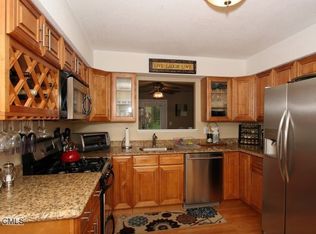 42 Country Pl, Shelton, CT 06484
