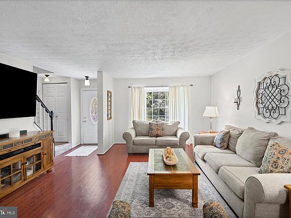 5th image of 70 Stone Park Pl