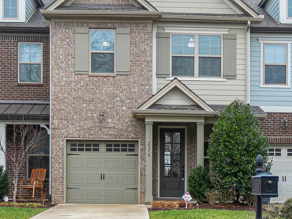 1st image of 2576 Wellesley Square Dr