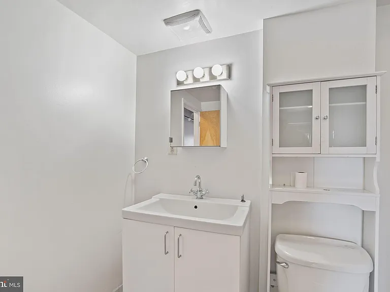 1210 N Palethorp St #203 — Photo 12