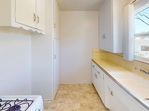 5th image of 4123-25 Ocean View Blvd #4123