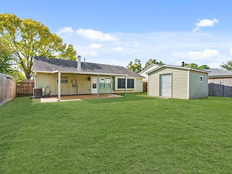3877 Pecan Cir — Photo 23