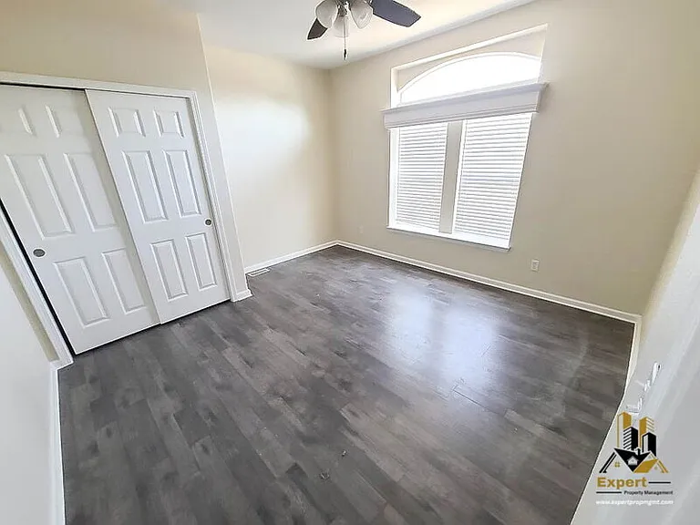 318 Hickory St — Photo 12