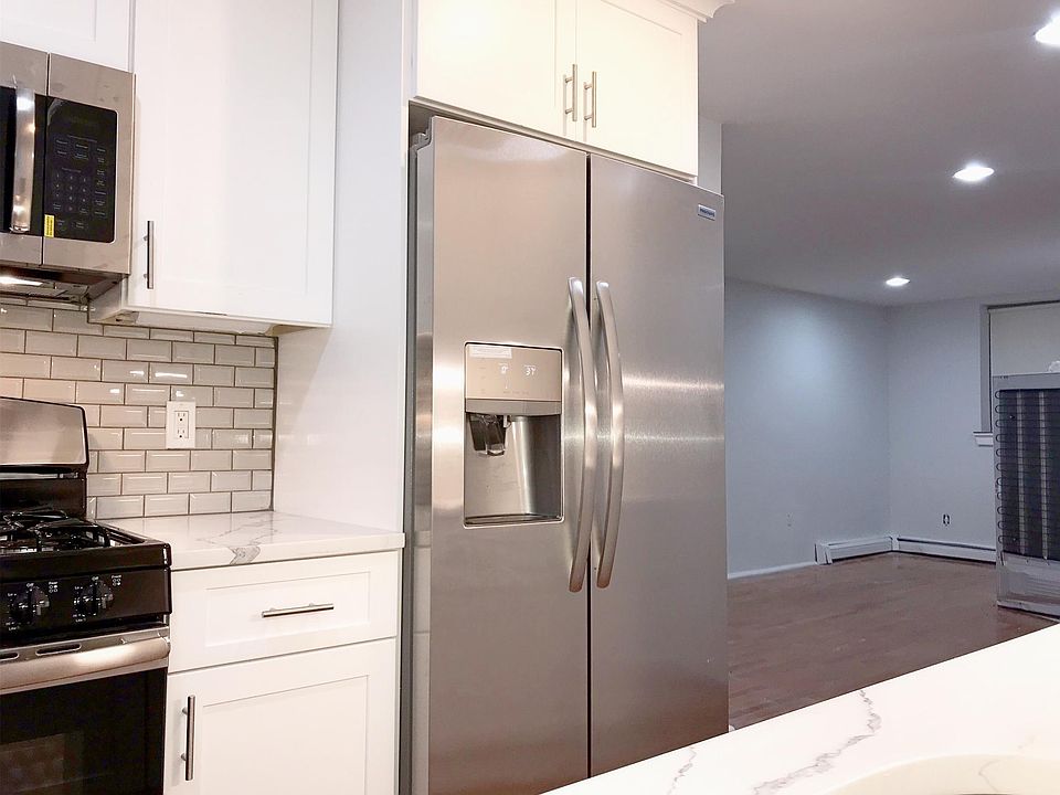 1st image of 372 Valley St APT F4