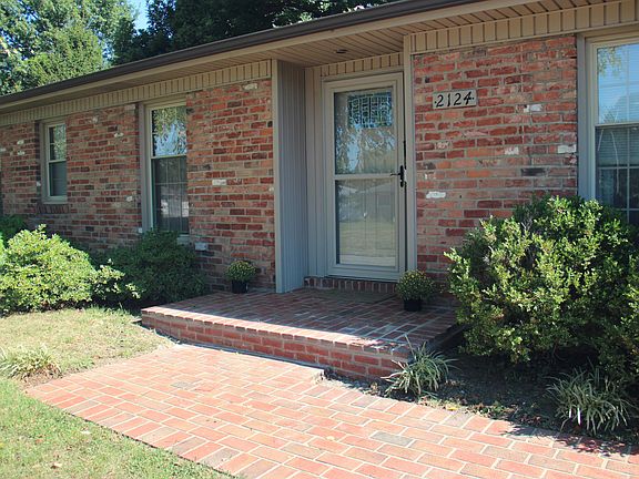 2nd image of 2124 Cypress Dr