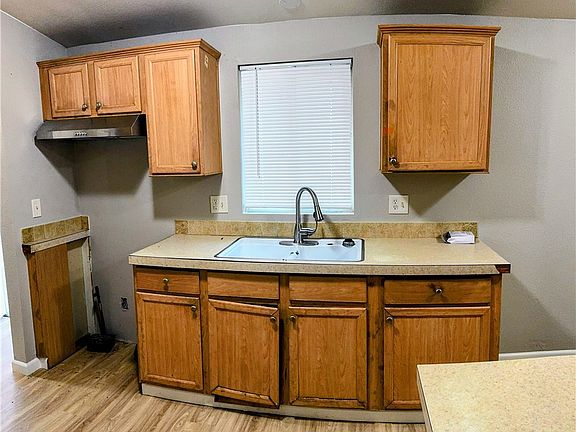 2nd image of 3181 Springe St