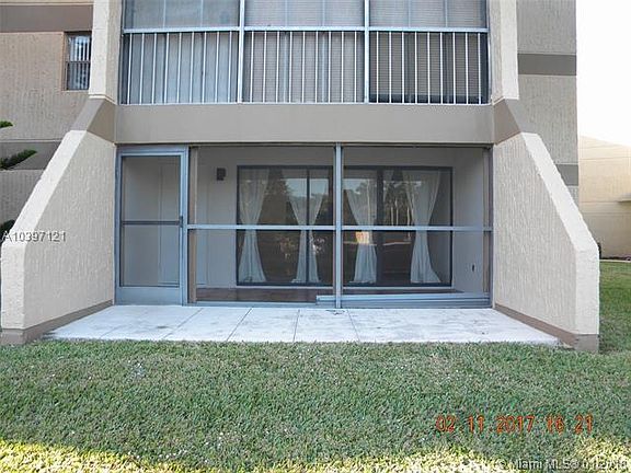 2nd image of 240 Lakeview Dr APT 101