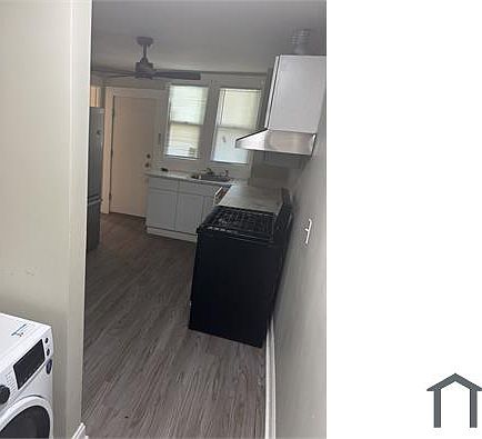 3rd image of 154 Grand St #2W