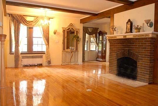 2nd image of 46 Hickory St