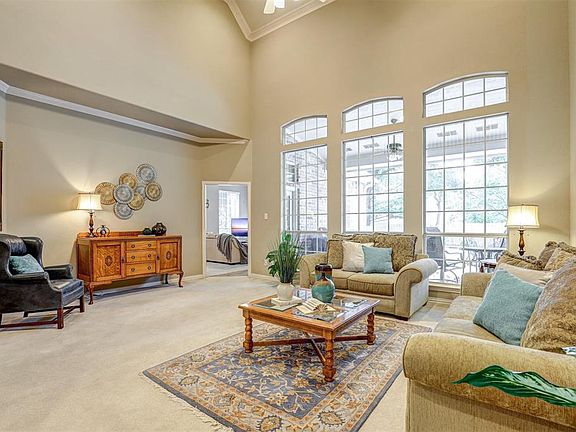5th image of 8928 Thornberry Dr