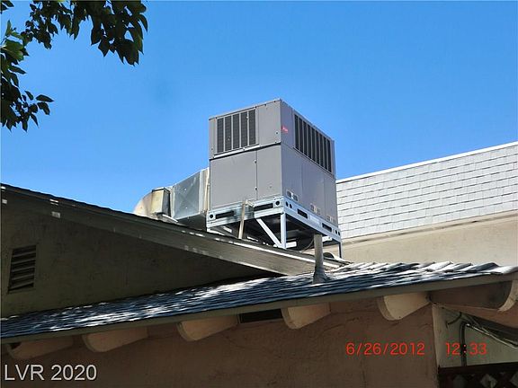 3rd image of 141 Greenbriar Townhouse Way