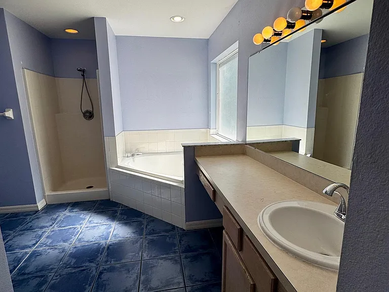 561 Buckingham Cir — Photo 5
