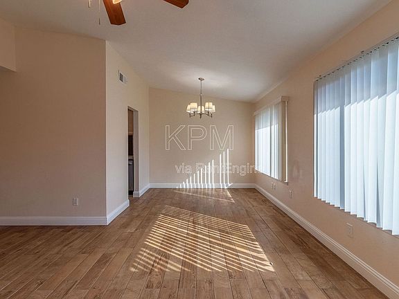 5th image of 2414 Shropshire Dr
