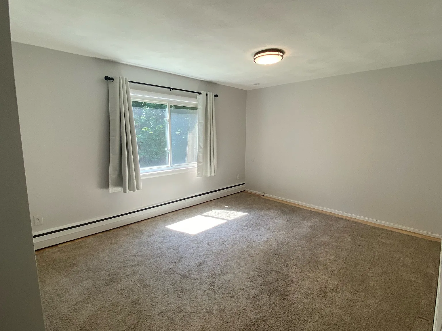 96 Lionel Ave — Photo 3