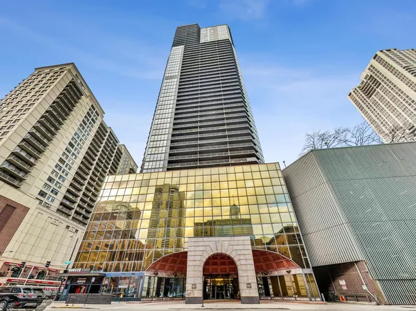 10 E Ontario St APT 4808, Chicago, IL 60611
