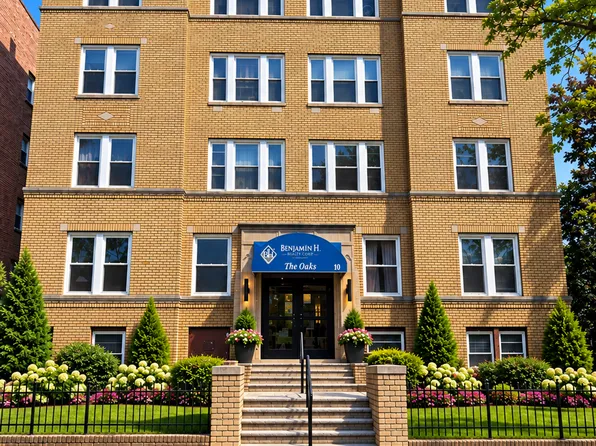 The Oaks, 10 Summit St APT 1, East Orange, NJ 07017