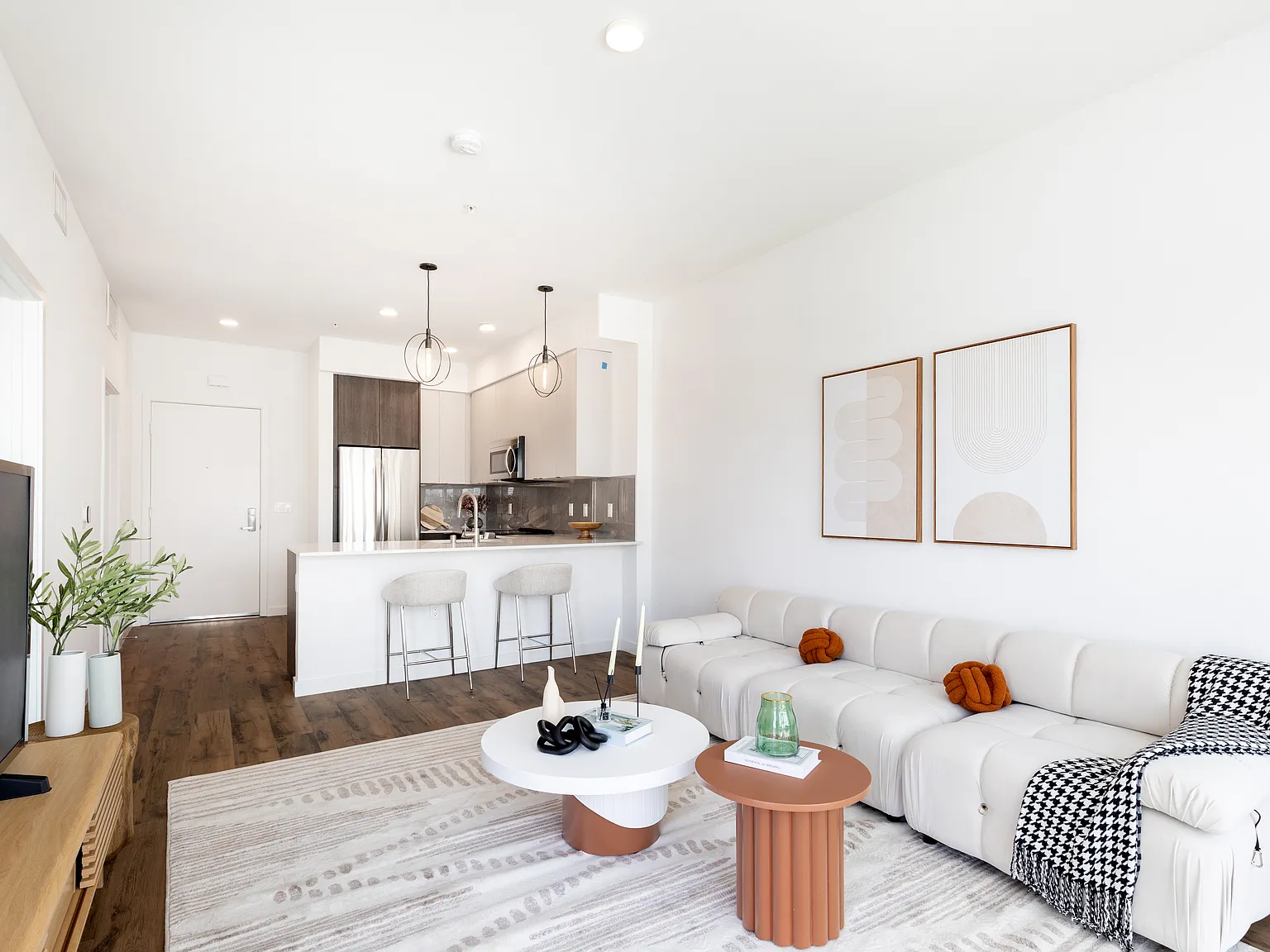 Maxwell Apartments — Photo 3