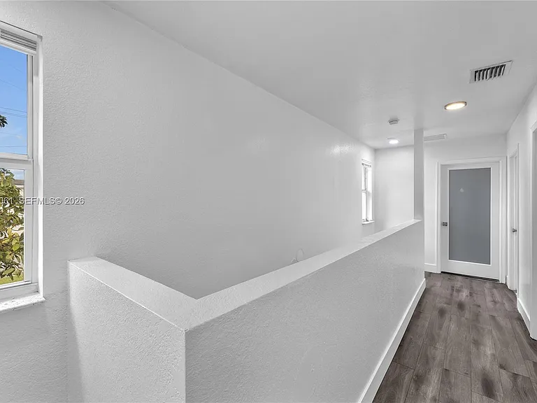 1541 NW 1st Ct — Photo 14