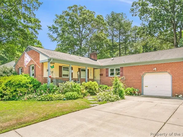 122 Lynn Dr, Newport News, VA 23606