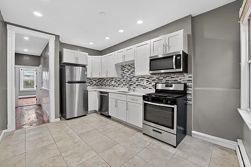 129 Harrishof St #3 Photo 1
