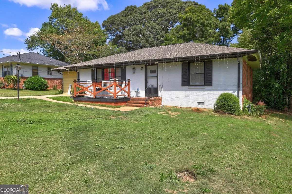 305 Mobley St photo 1