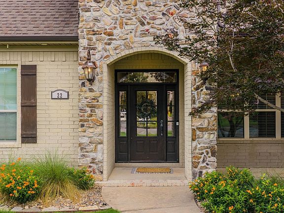 2nd image of 22 Tournay Cir