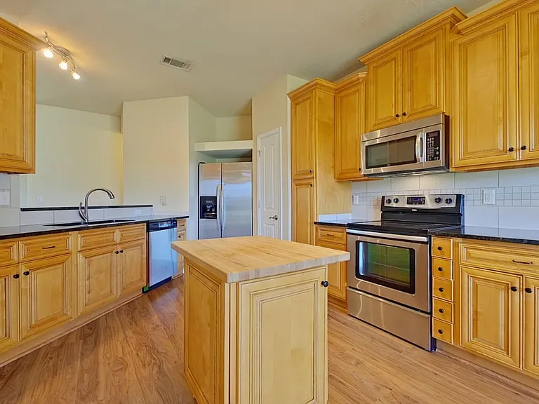 5254 Moore Loop — Photo 8