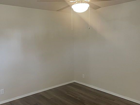 2nd image of 1039 N Delaware Ave