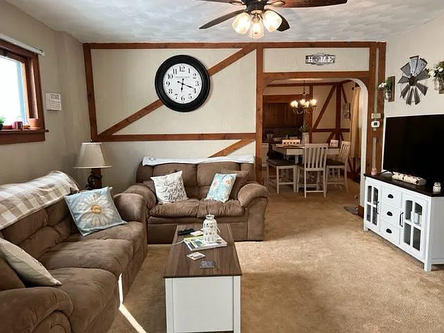 1539 Crawford Ave — Photo 9