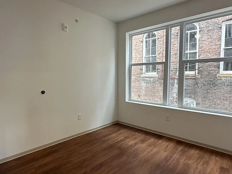 307 N 3rd St — Photo 11