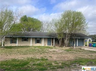 78 Malibu Dr, Port Lavaca, TX 77979