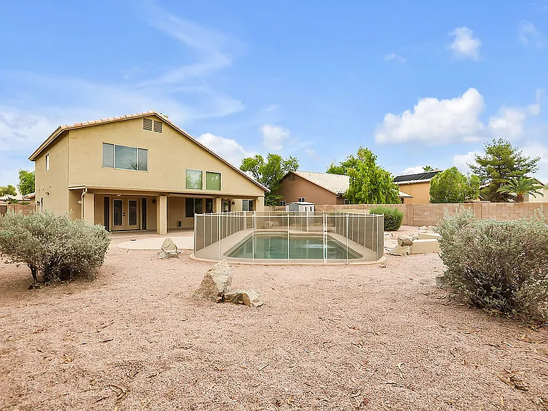 1380 N Concord Ave — Photo 36